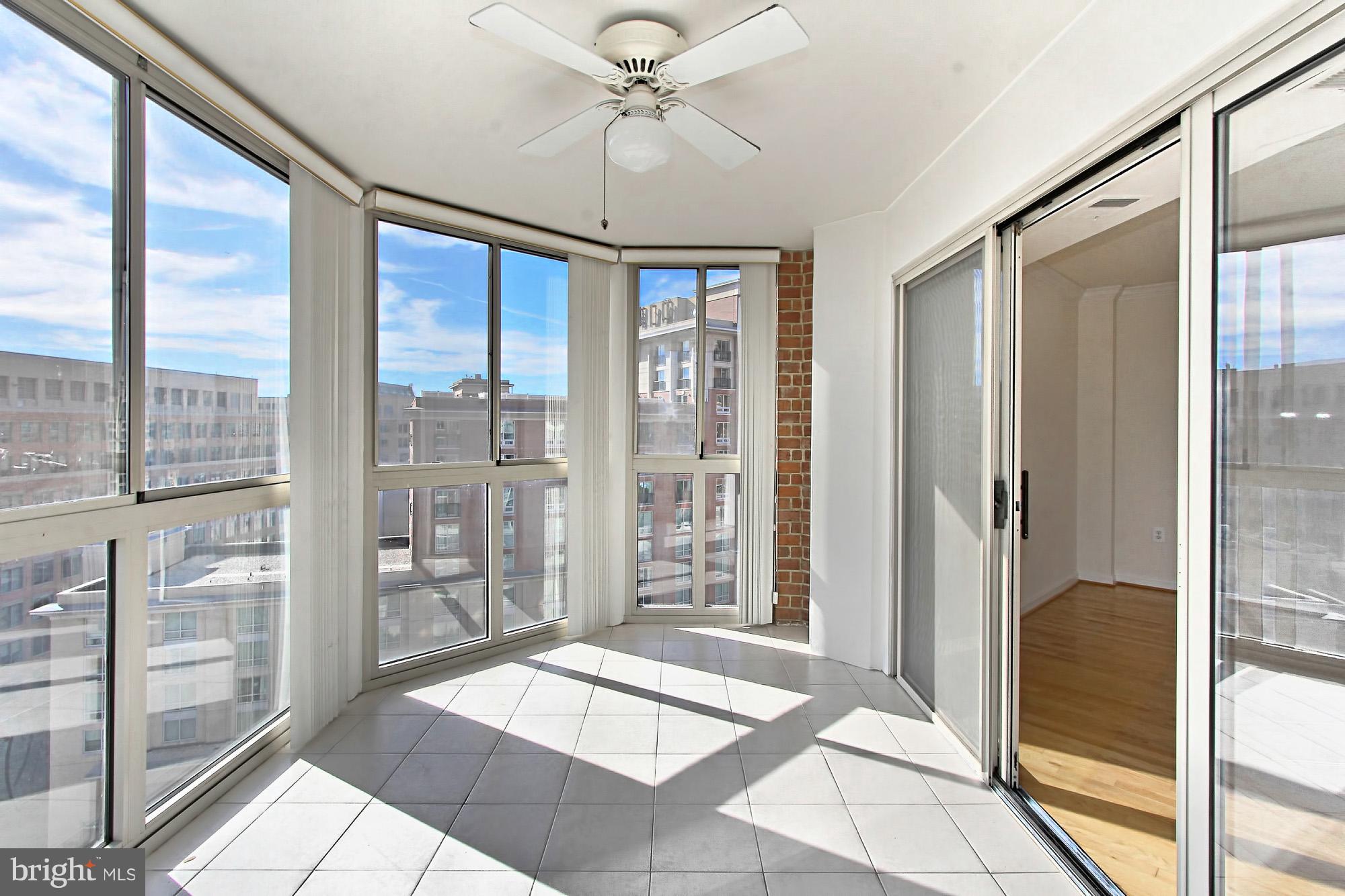 CARLYLE TOWERS - Residential