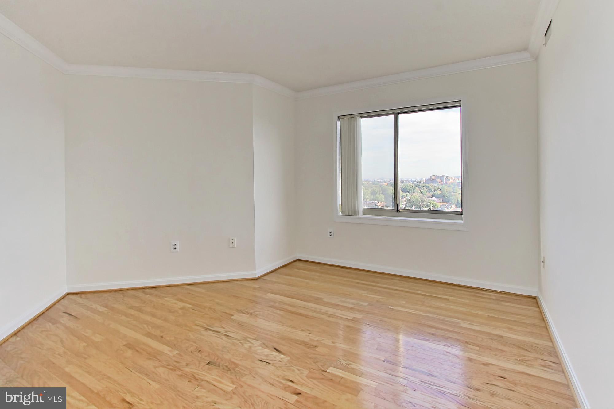 CARLYLE TOWERS - Residential