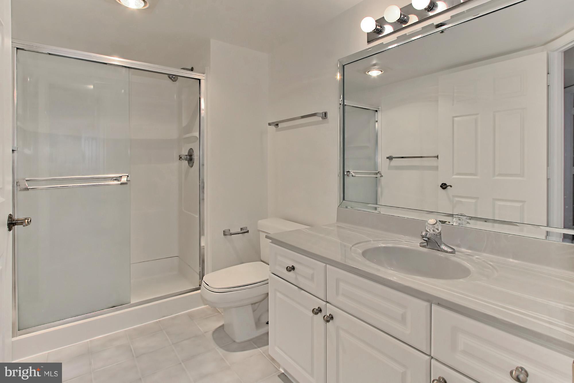 CARLYLE TOWERS - Residential