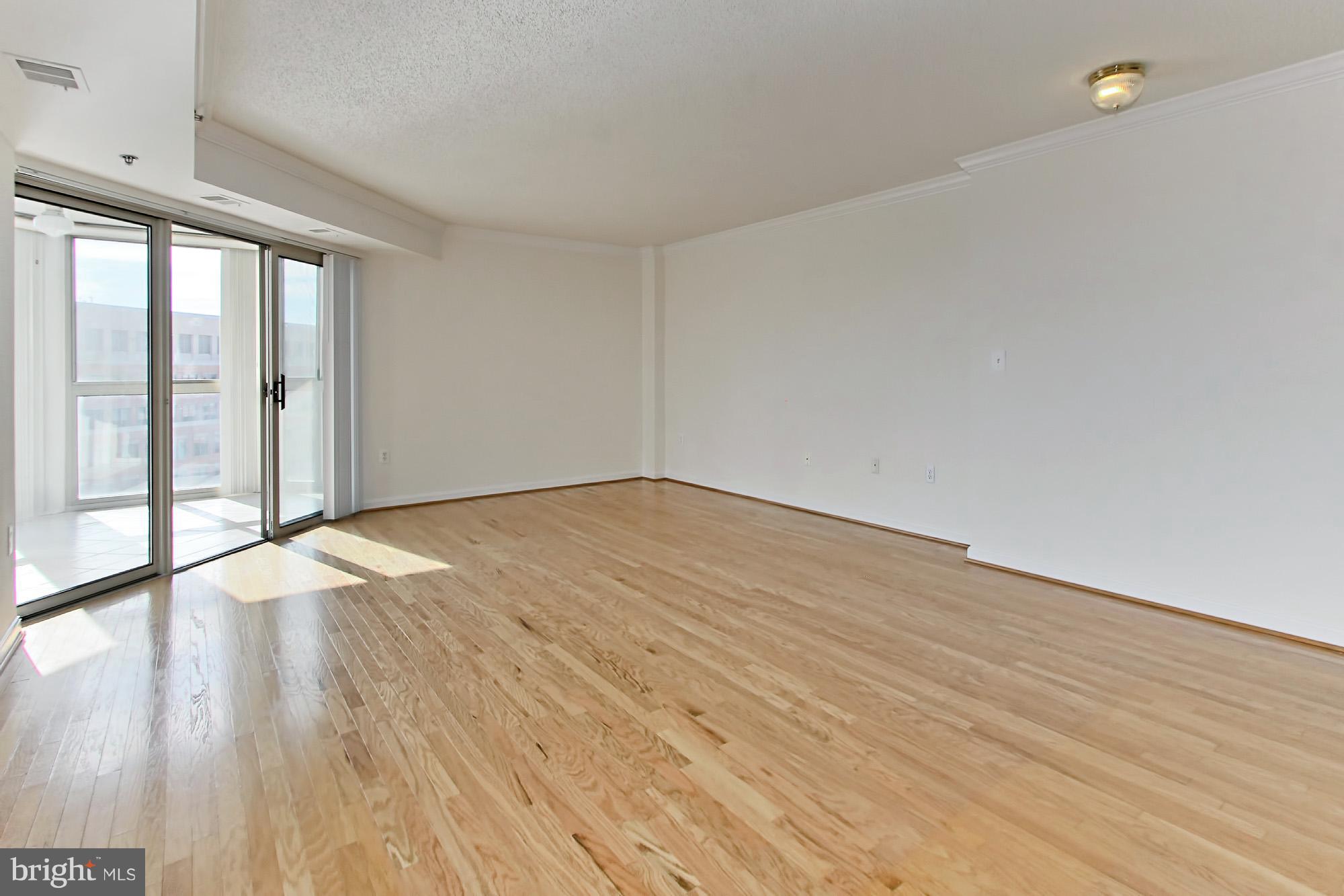 CARLYLE TOWERS - Residential