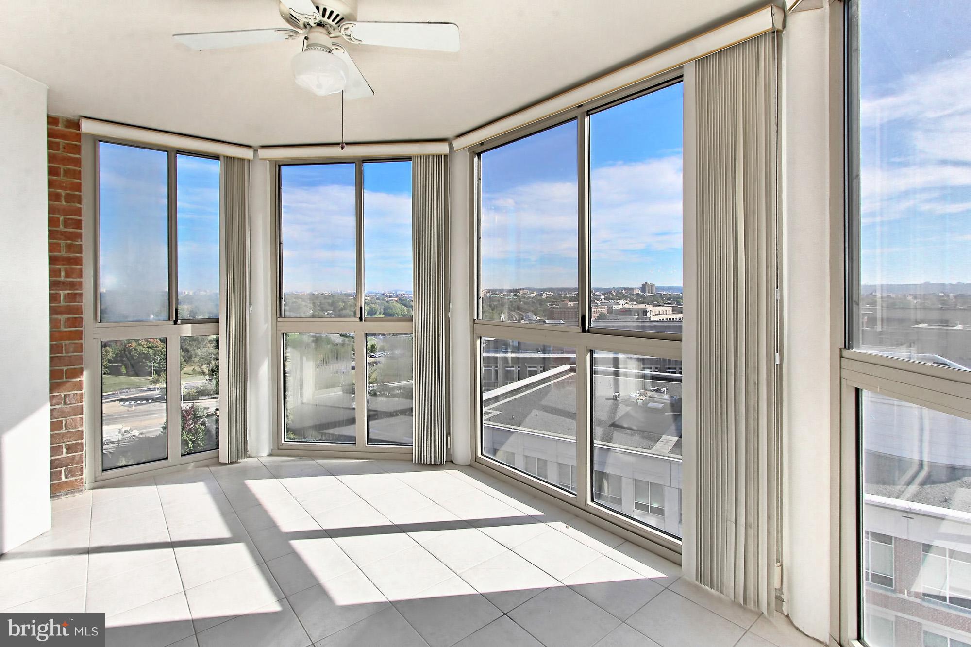 CARLYLE TOWERS - Residential