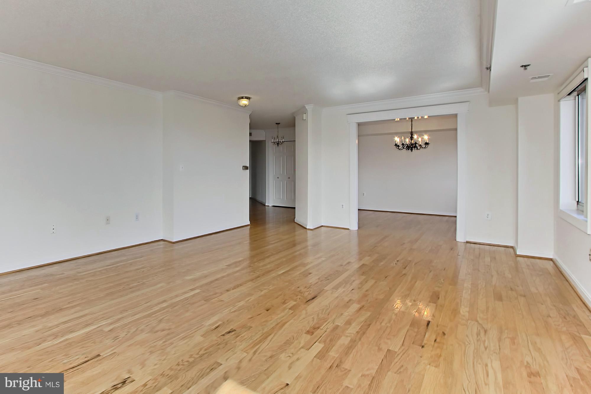 CARLYLE TOWERS - Residential