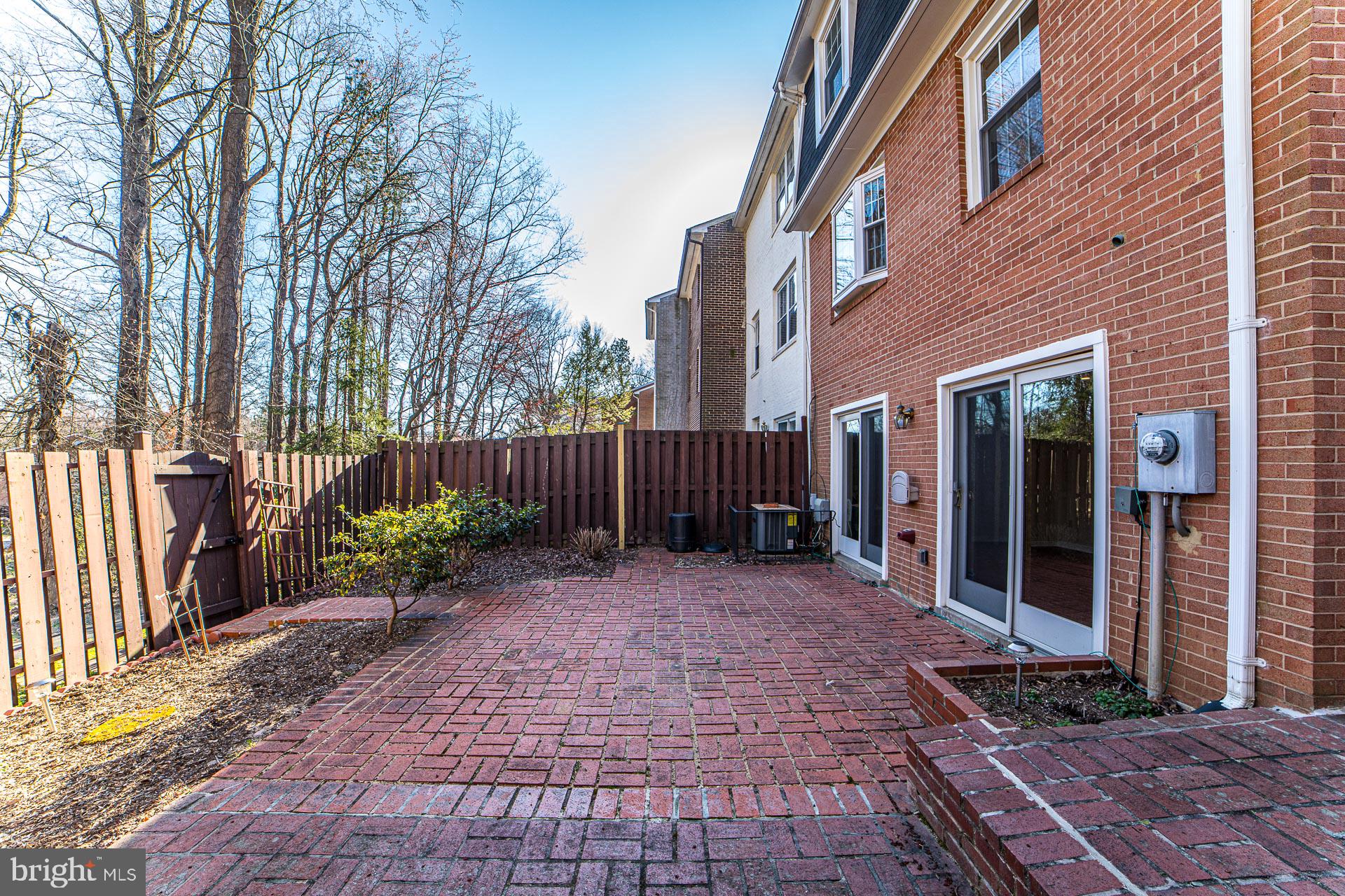 STRATHMEADE SQUARE - Residential Lease