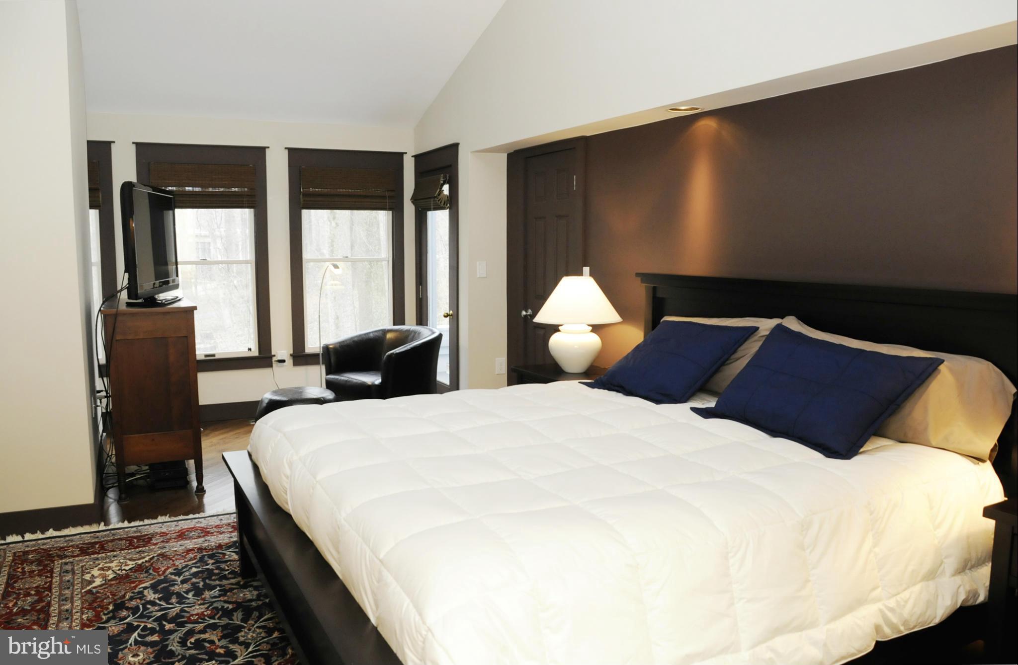 TRIADELPHIA WOODS - Residential