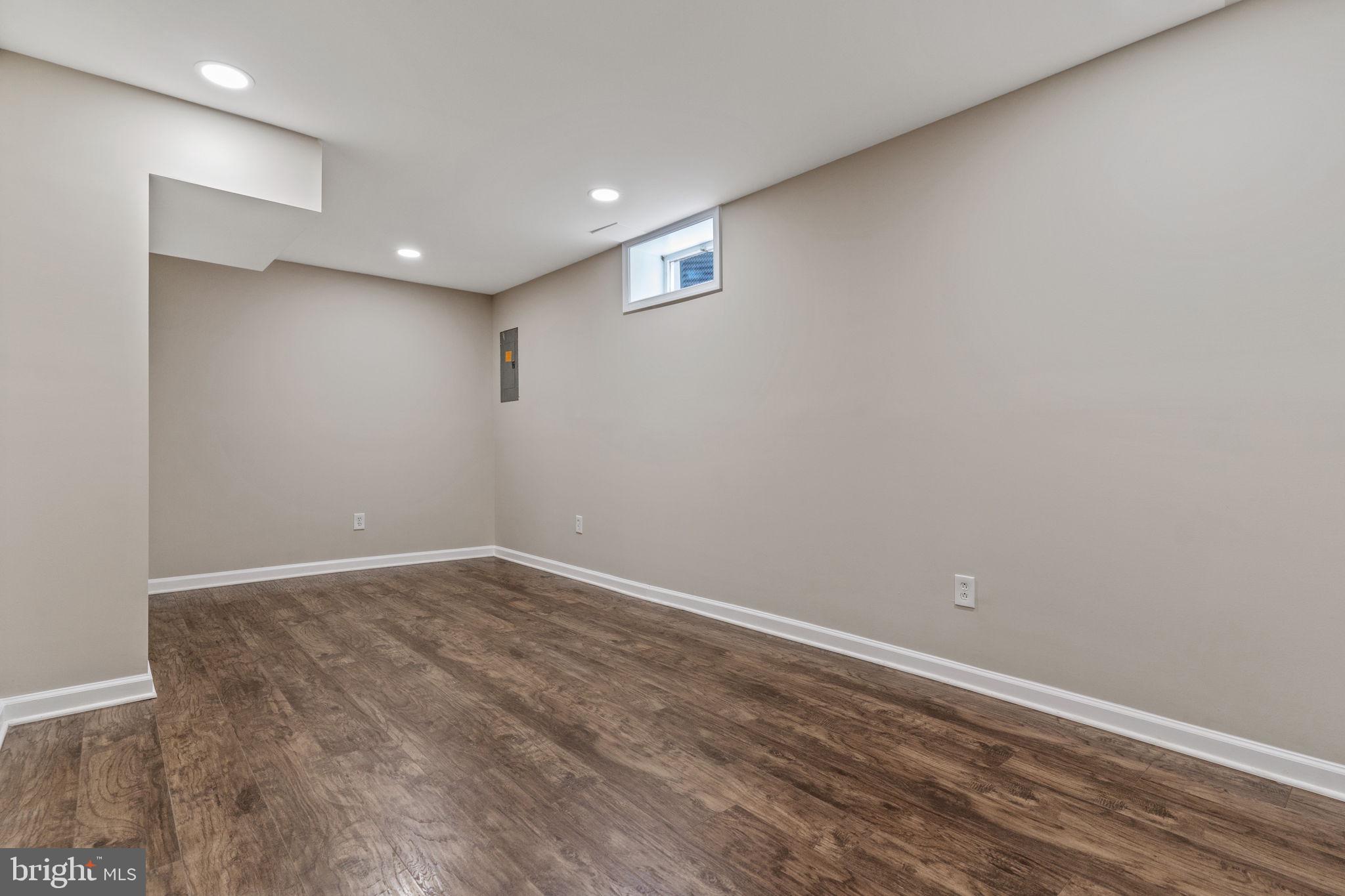 NEWINGTON FOREST - Residential