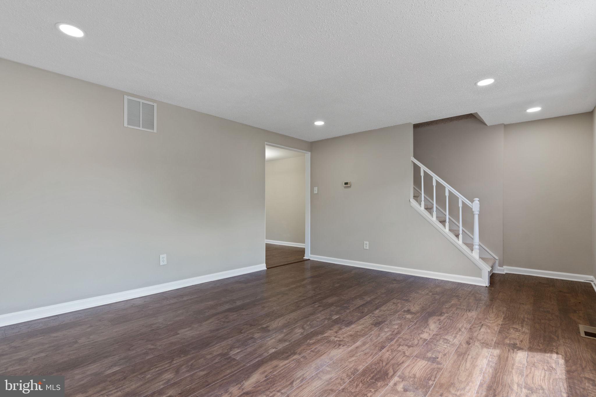 NEWINGTON FOREST - Residential