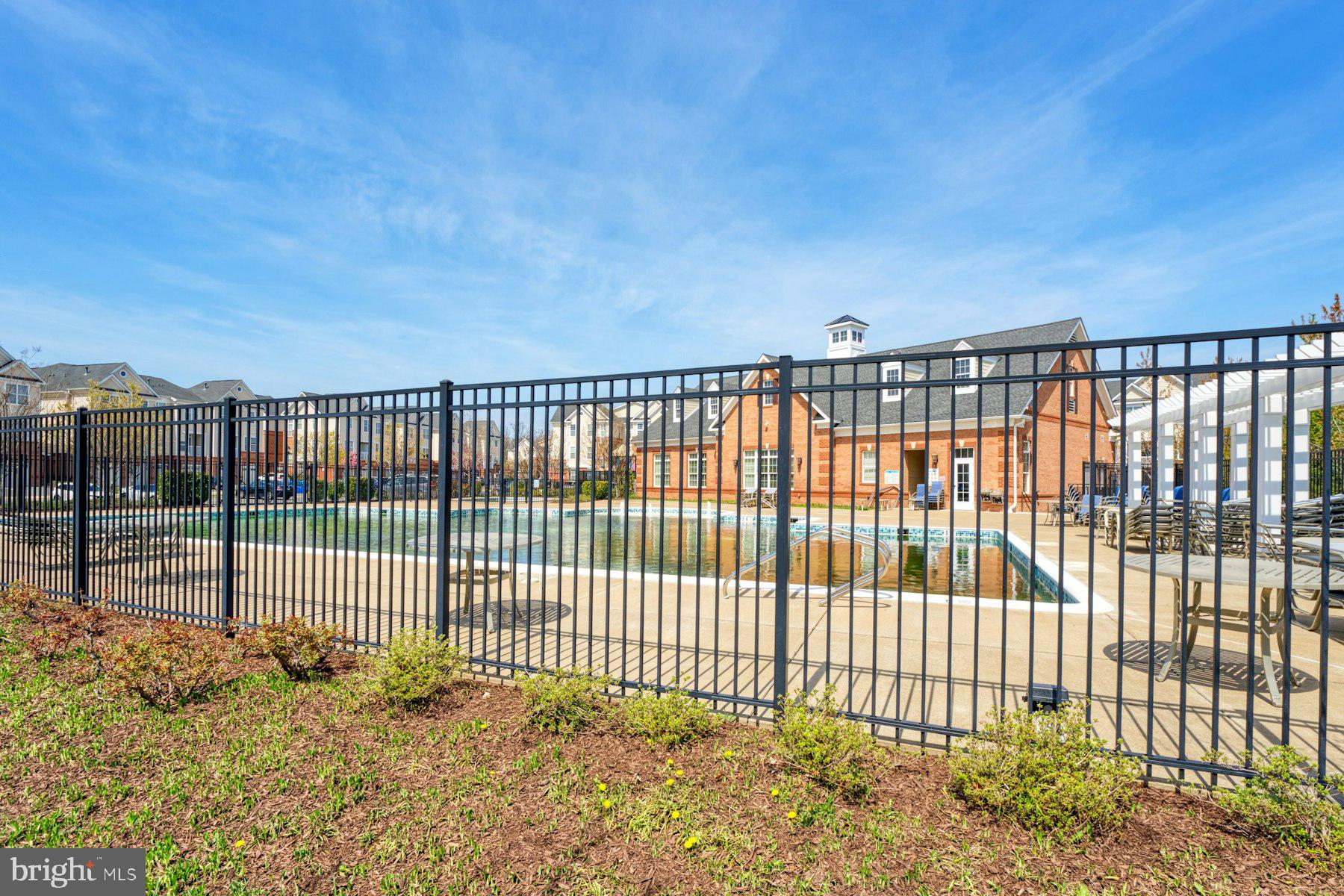 LOUDOUN VALLEY RIDGES - Residential