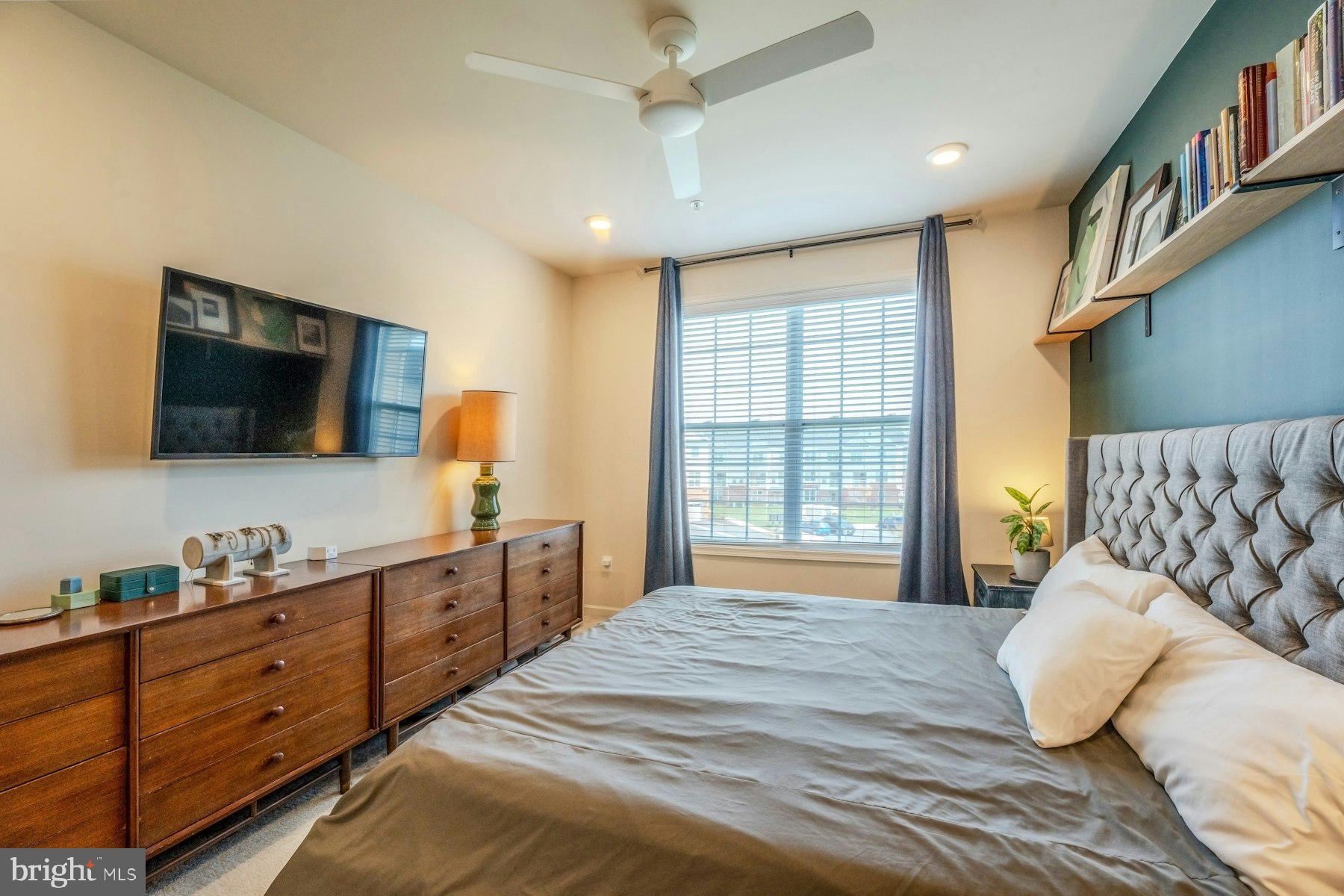 LOUDOUN VALLEY RIDGES - Residential