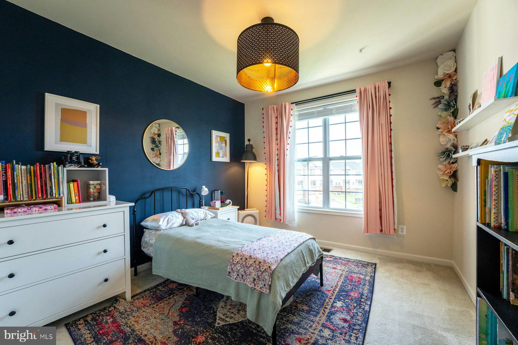 LOUDOUN VALLEY RIDGES - Residential