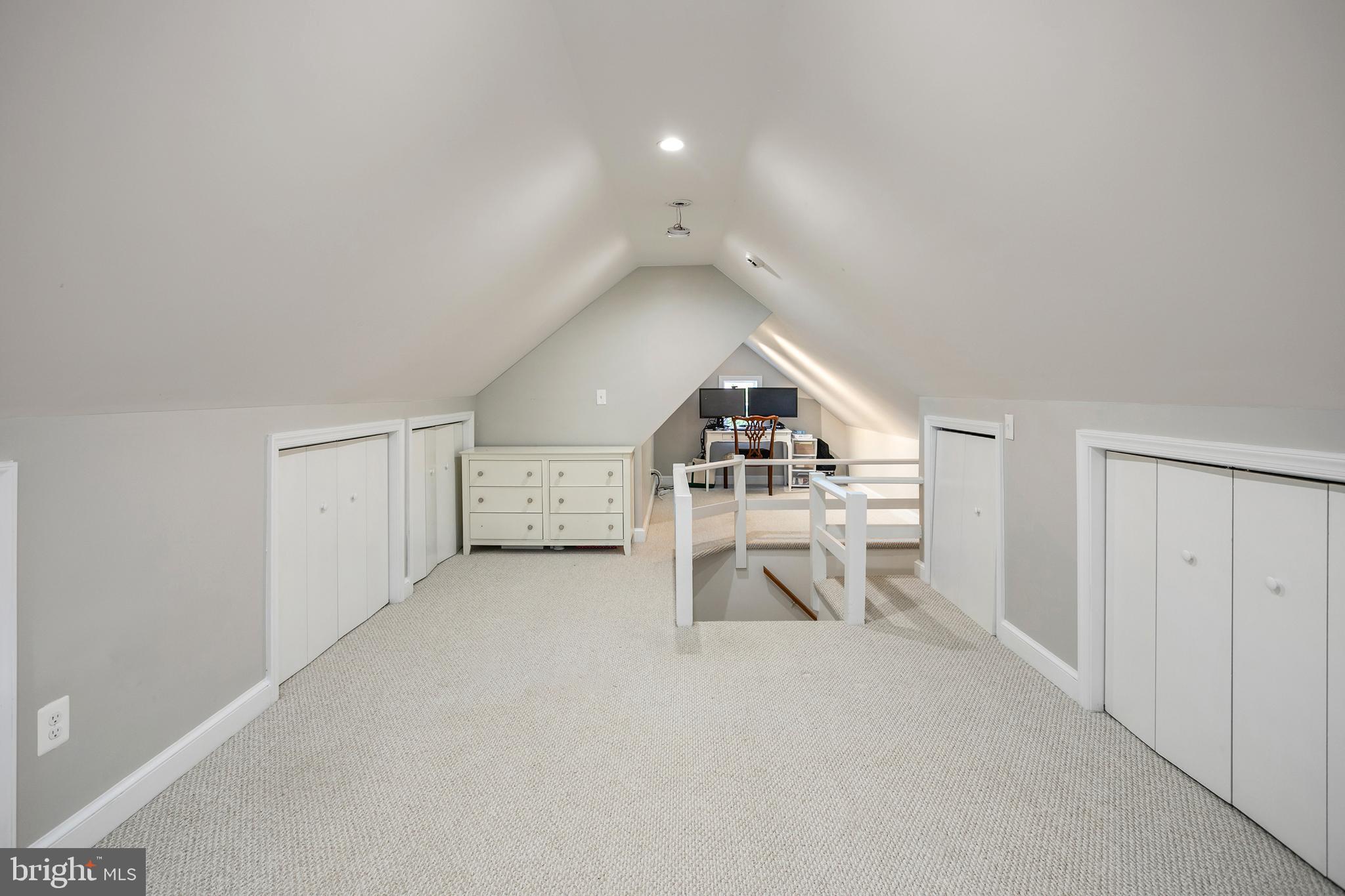 MEADOWBROOK VILLAGE - Residential