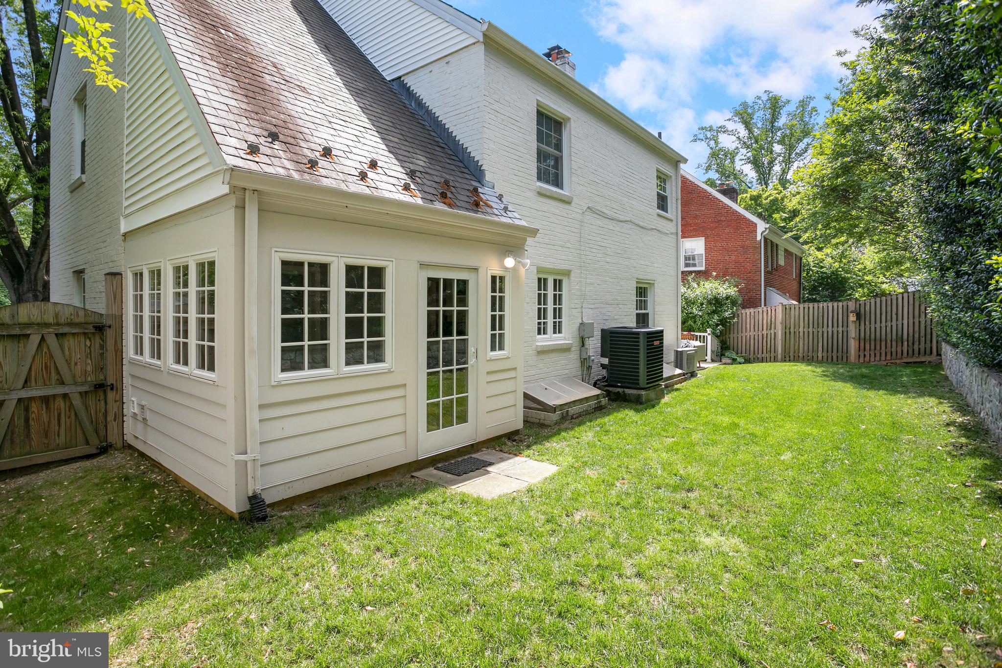 MEADOWBROOK VILLAGE - Residential