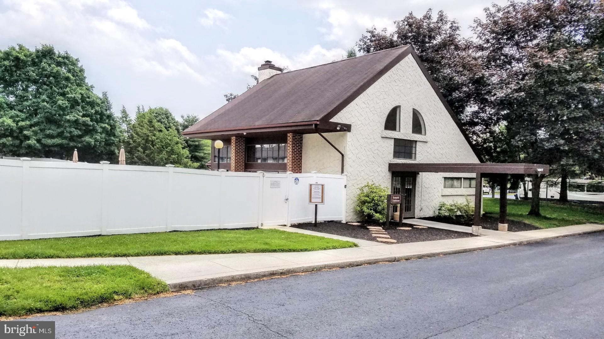 1075-11 LANCASTER BOULEVARD