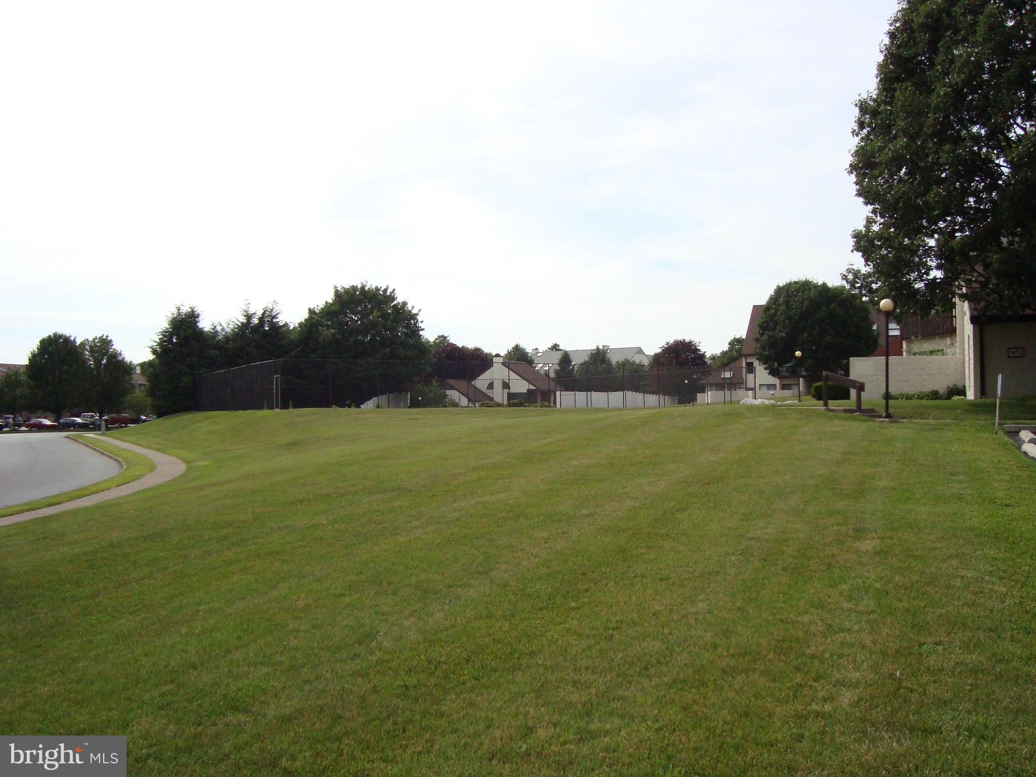 1075-11 LANCASTER BOULEVARD