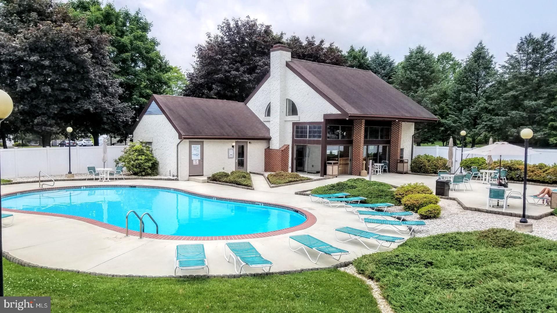 1075-11 LANCASTER BOULEVARD