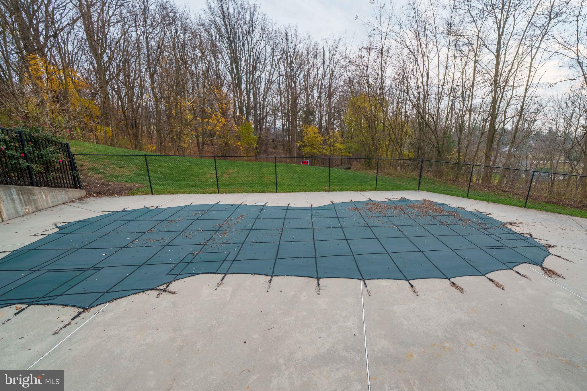 THE HOLLOW AT FOX VA - Residential