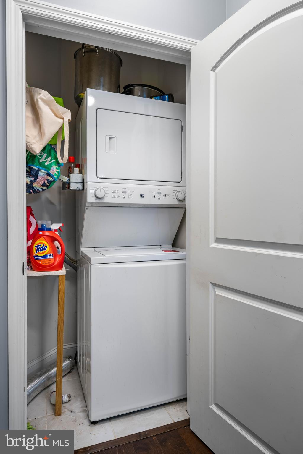 THE HOLLOW AT FOX VA - Residential