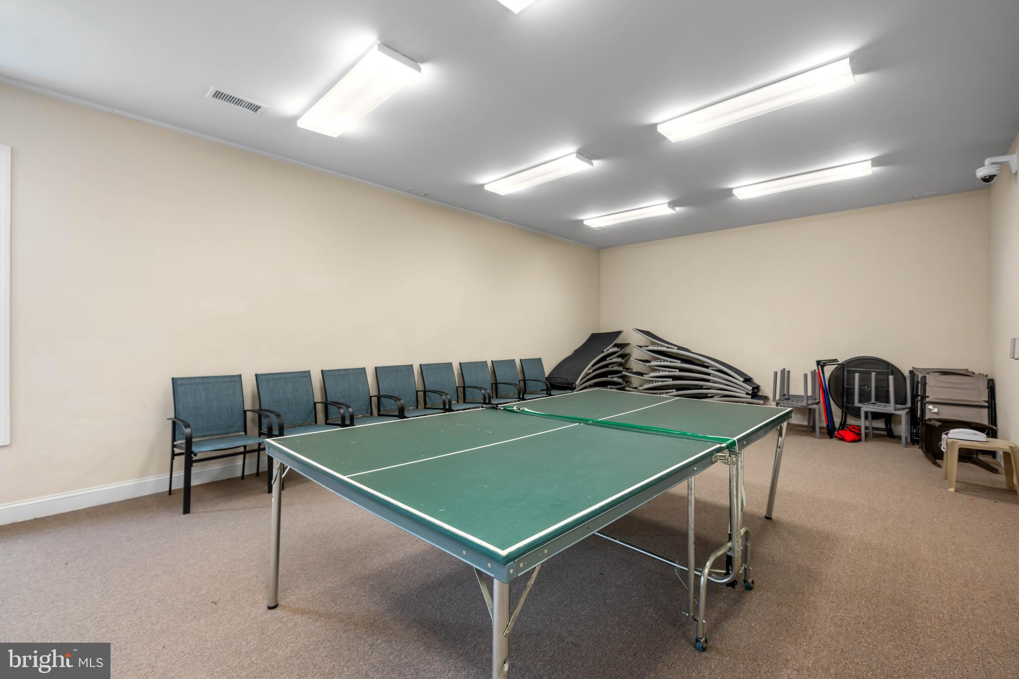 THE HOLLOW AT FOX VA - Residential