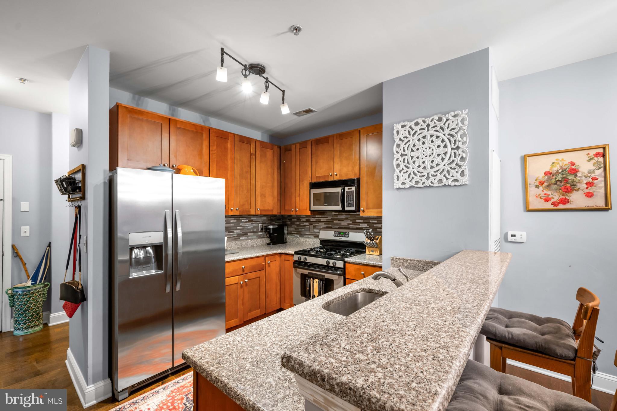 THE HOLLOW AT FOX VA - Residential