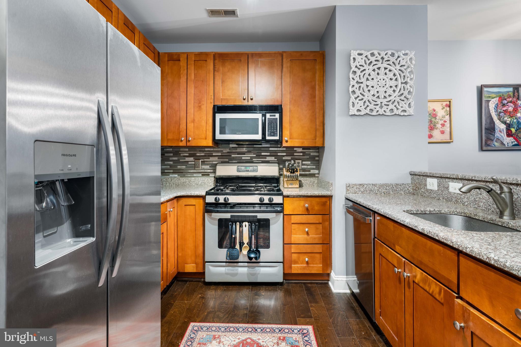 THE HOLLOW AT FOX VA - Residential