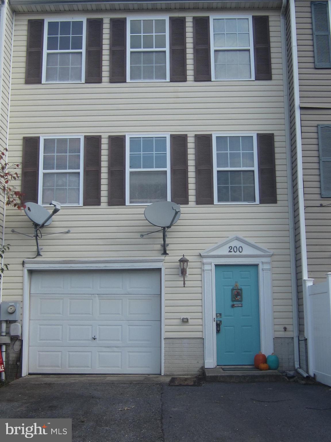 TOWNES OF TOPAZ - Residential