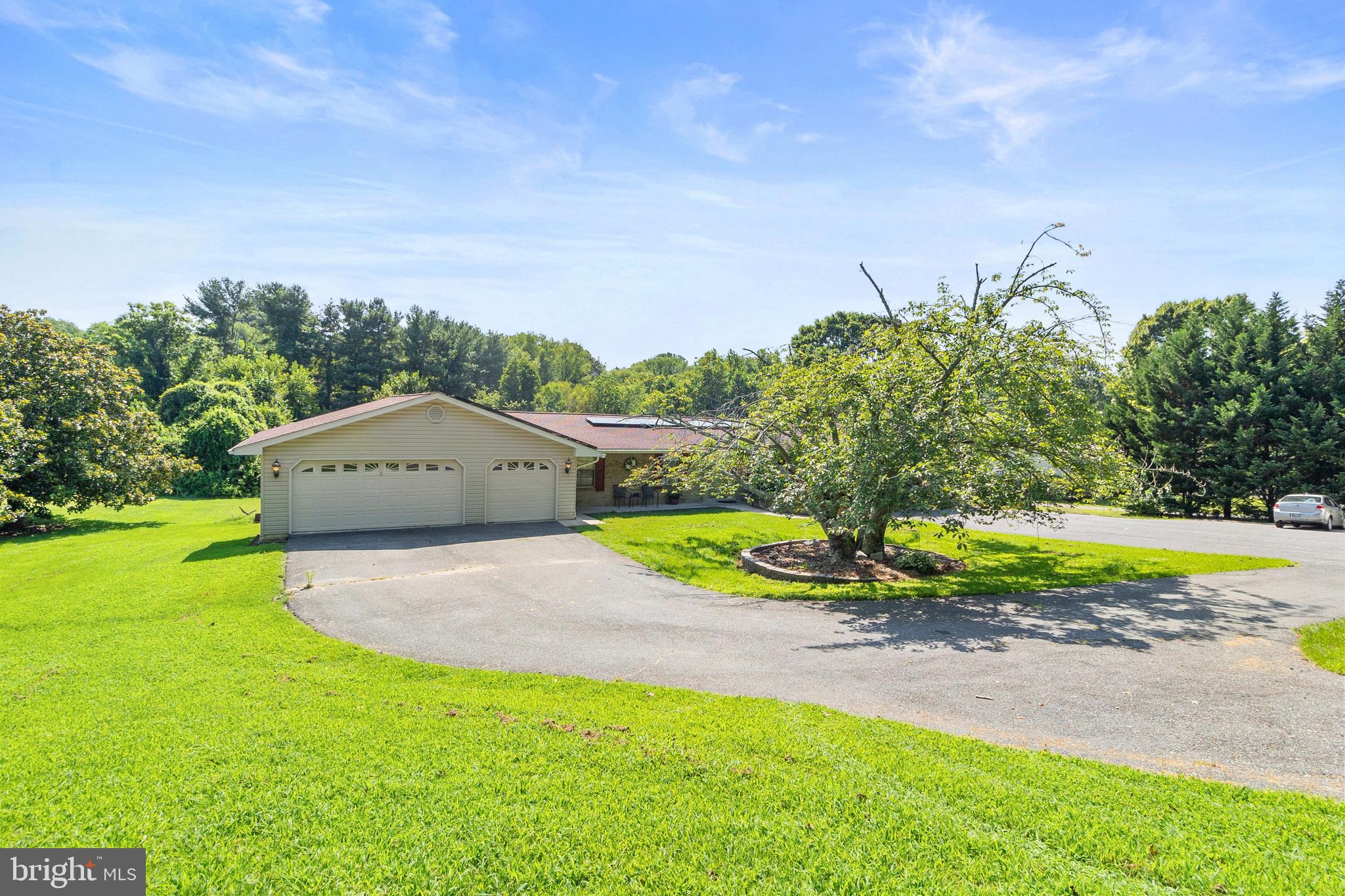 11219 LAKESIDE DRIVE