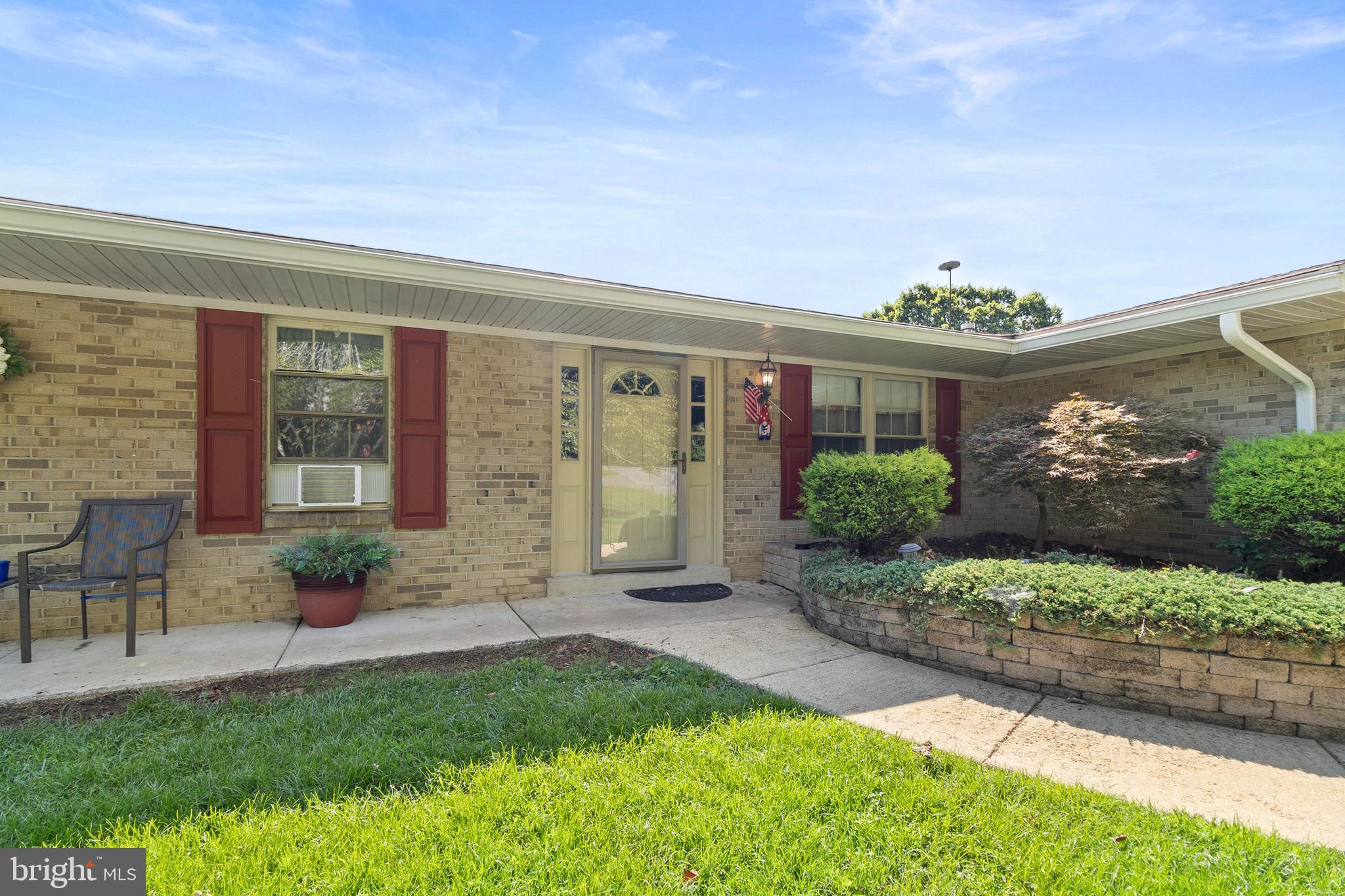 11219 LAKESIDE DRIVE