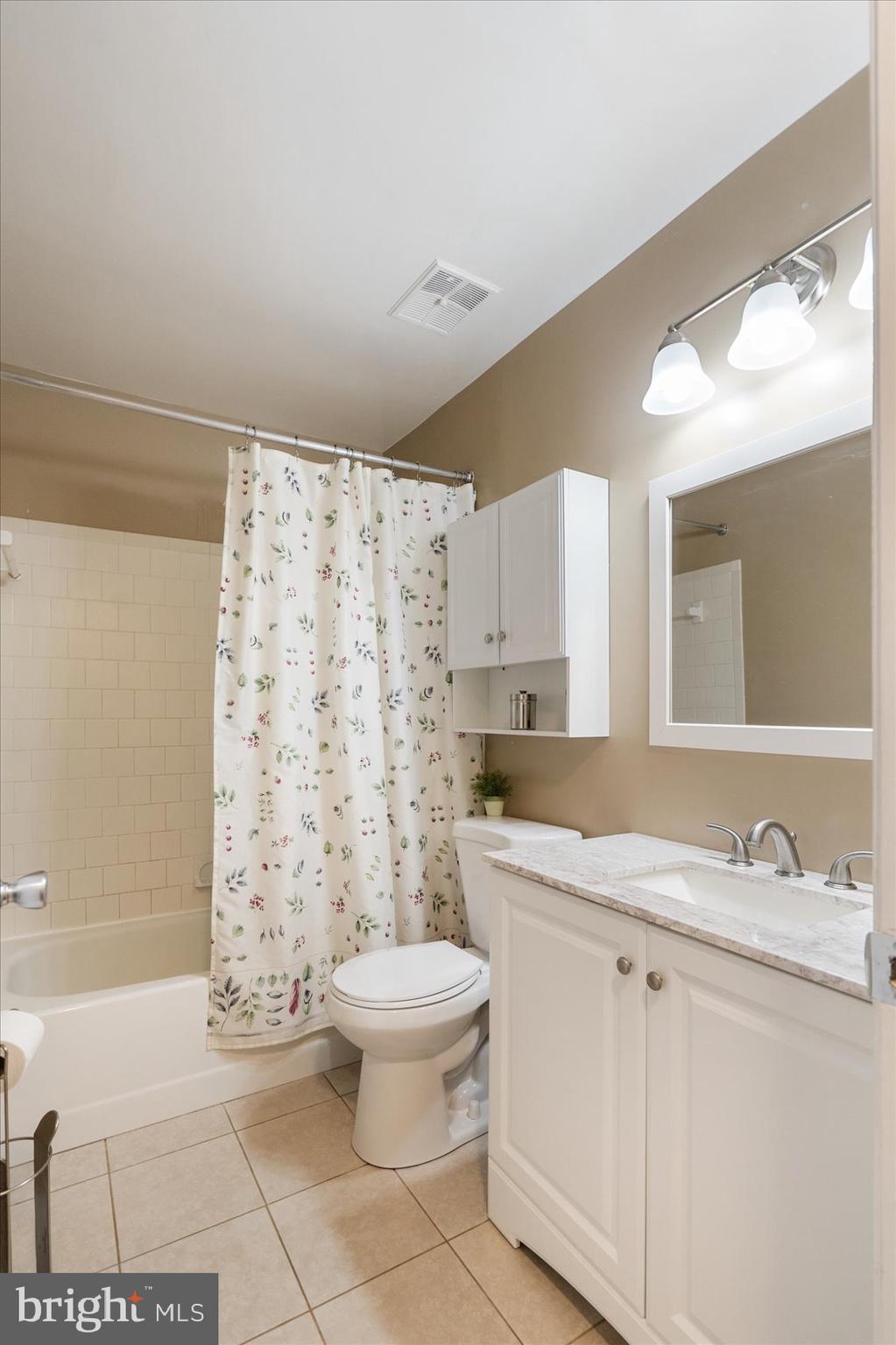 CASTLE HARBOUR - Residential