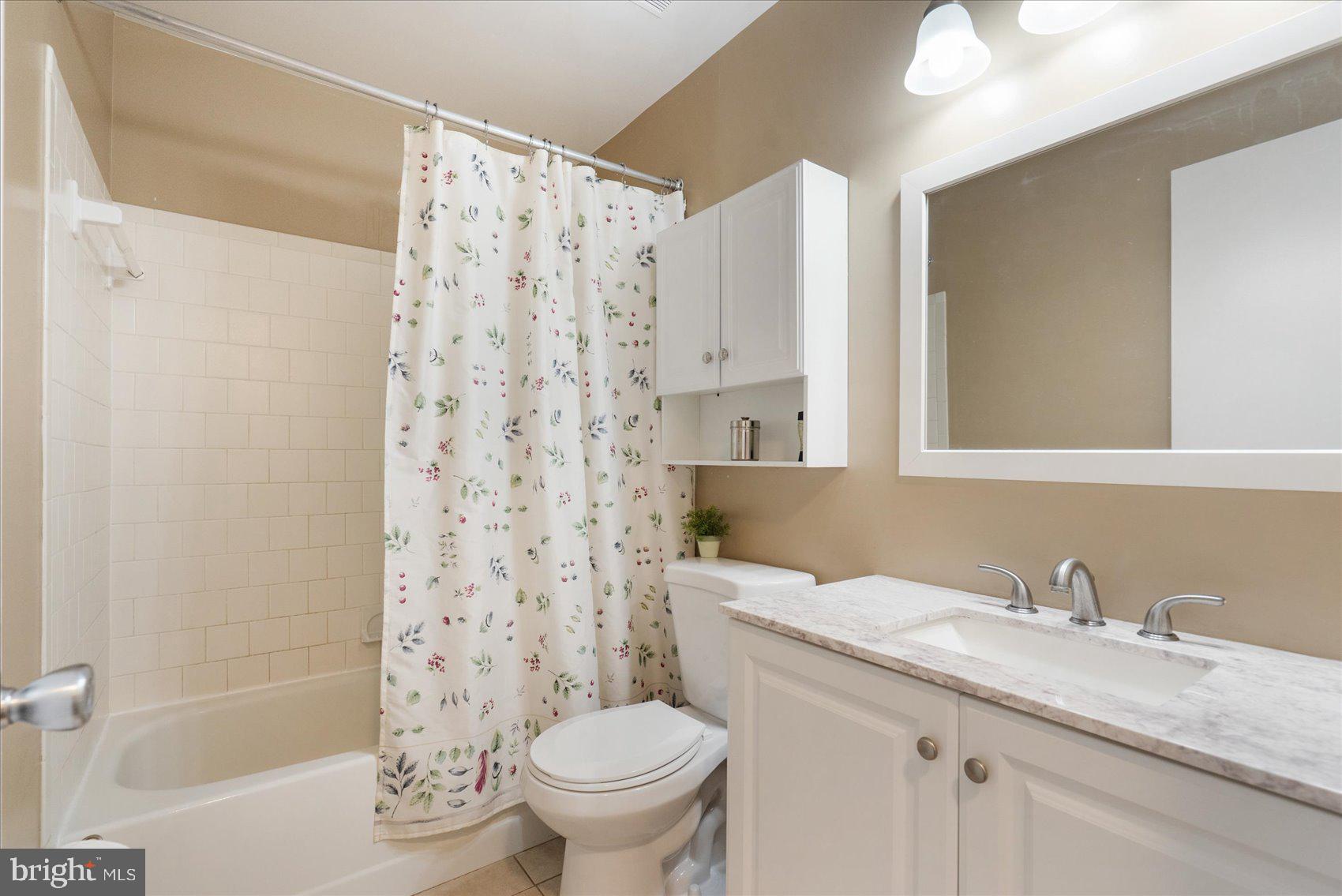 CASTLE HARBOUR - Residential