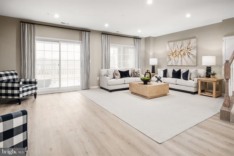 SOUTHLAKE - Residential