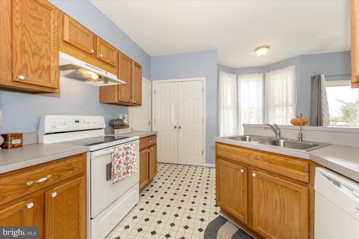 SYCAMORE VILLAGE - Residential