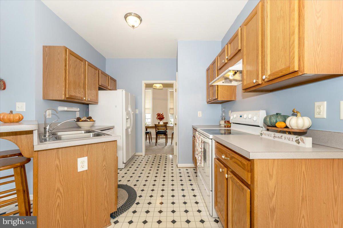 SYCAMORE VILLAGE - Residential