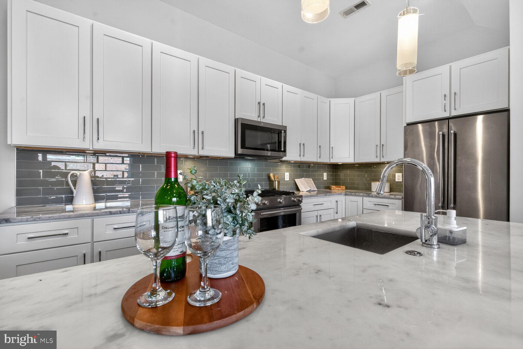 4012 NW EDMUNDS STREET NW 6 (PENTHOUSE)