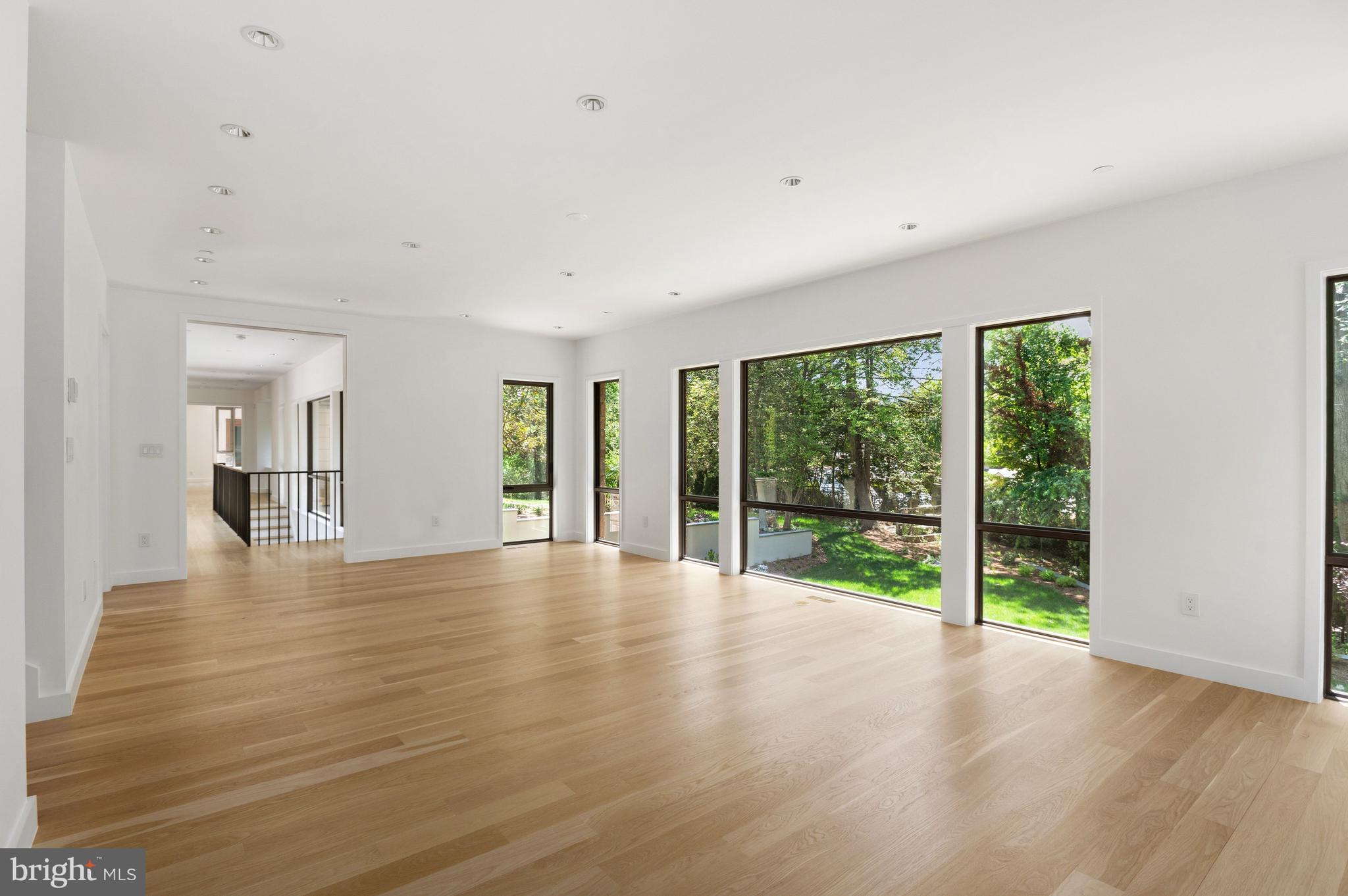 FOREST HILLS - Residential
