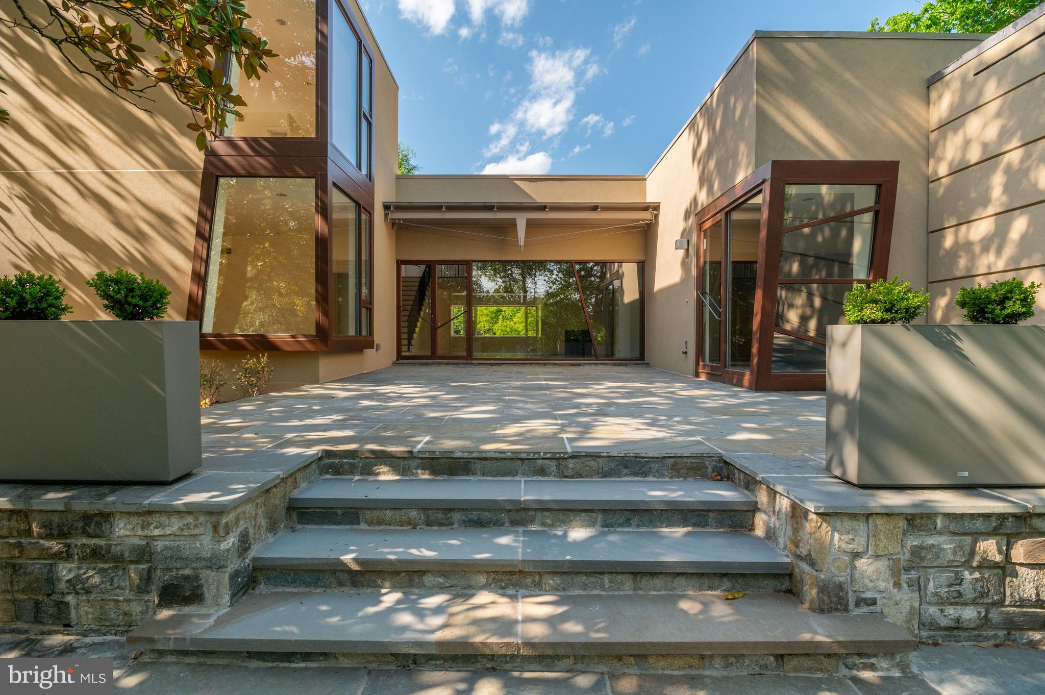 FOREST HILLS - Residential