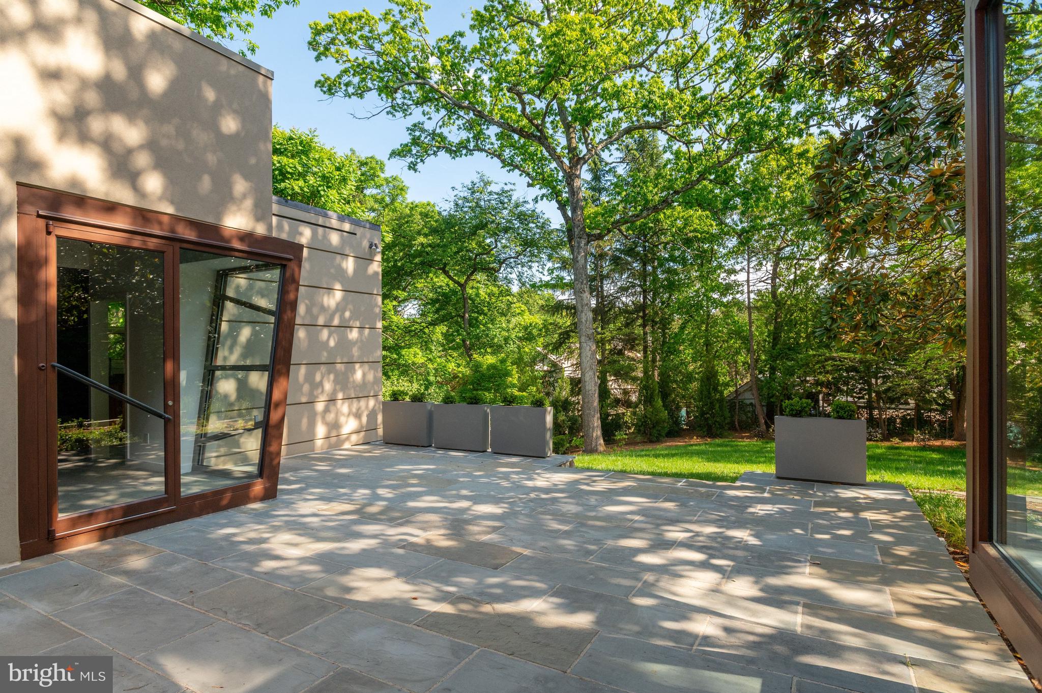 FOREST HILLS - Residential