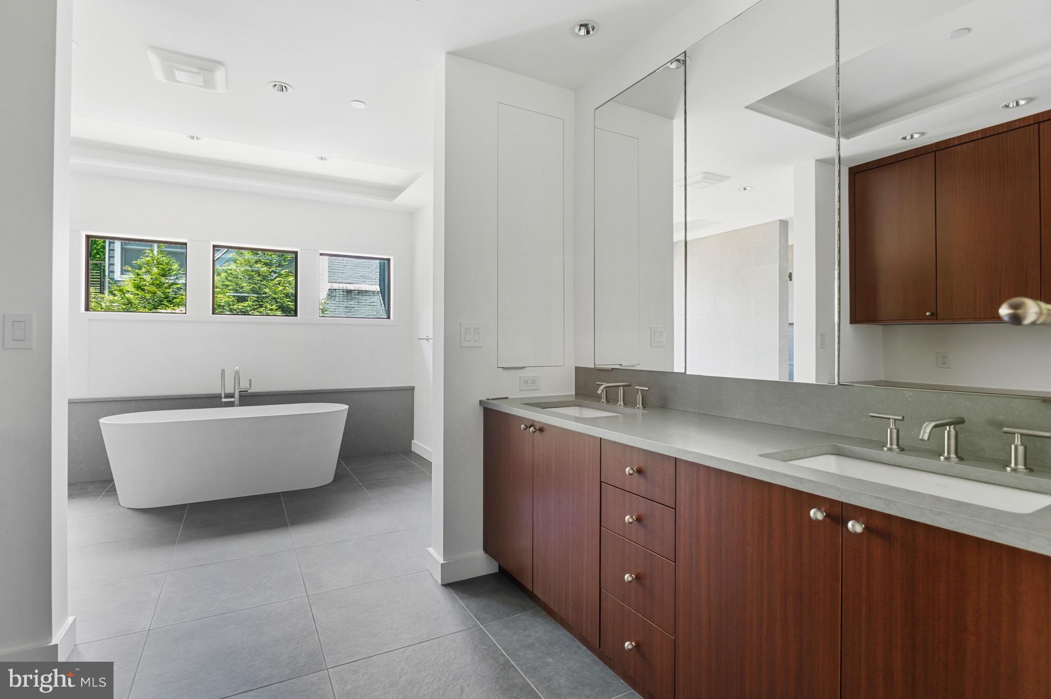 FOREST HILLS - Residential