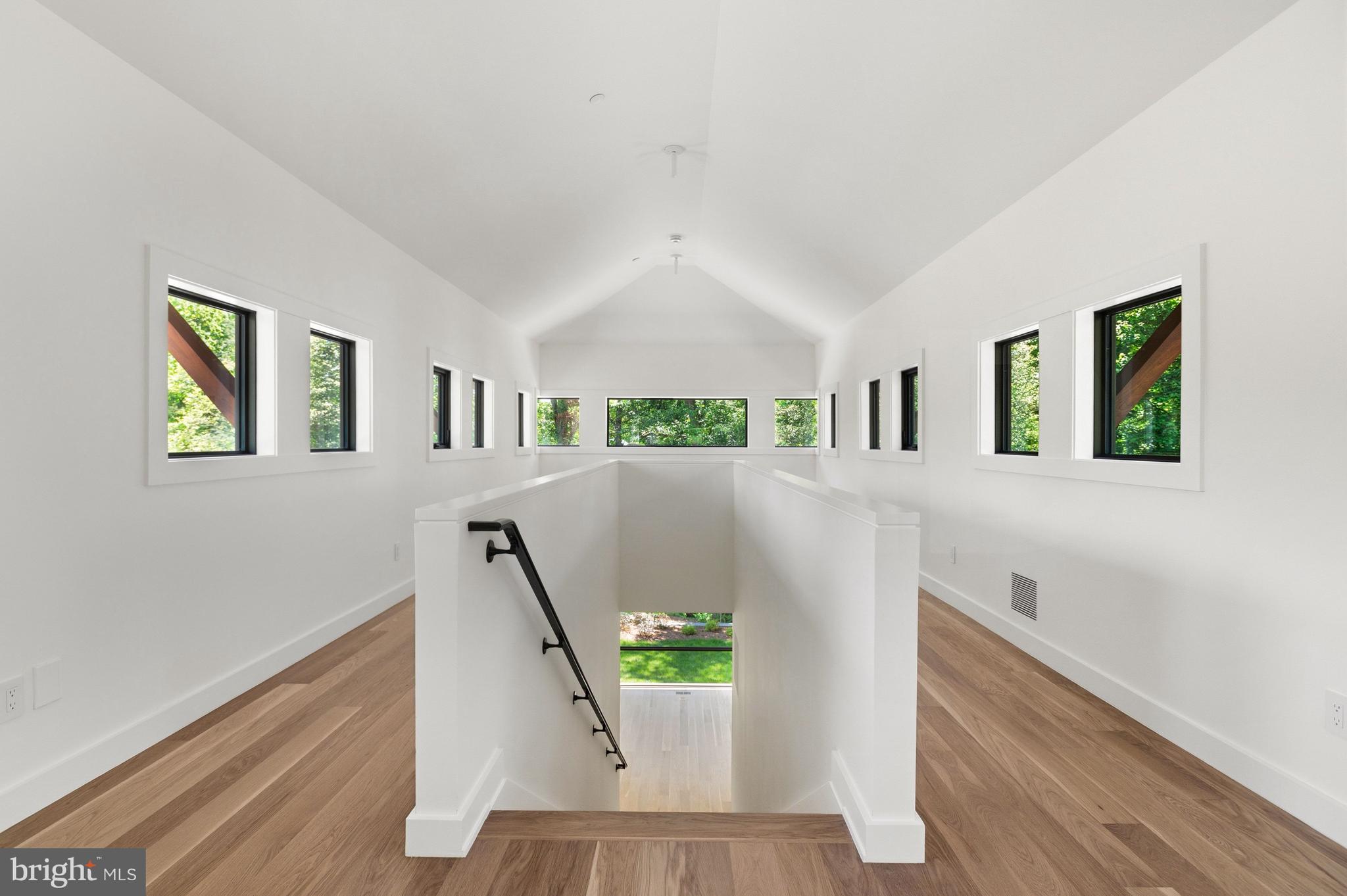 FOREST HILLS - Residential