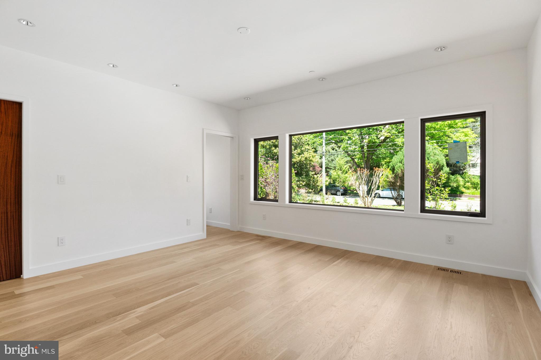 FOREST HILLS - Residential