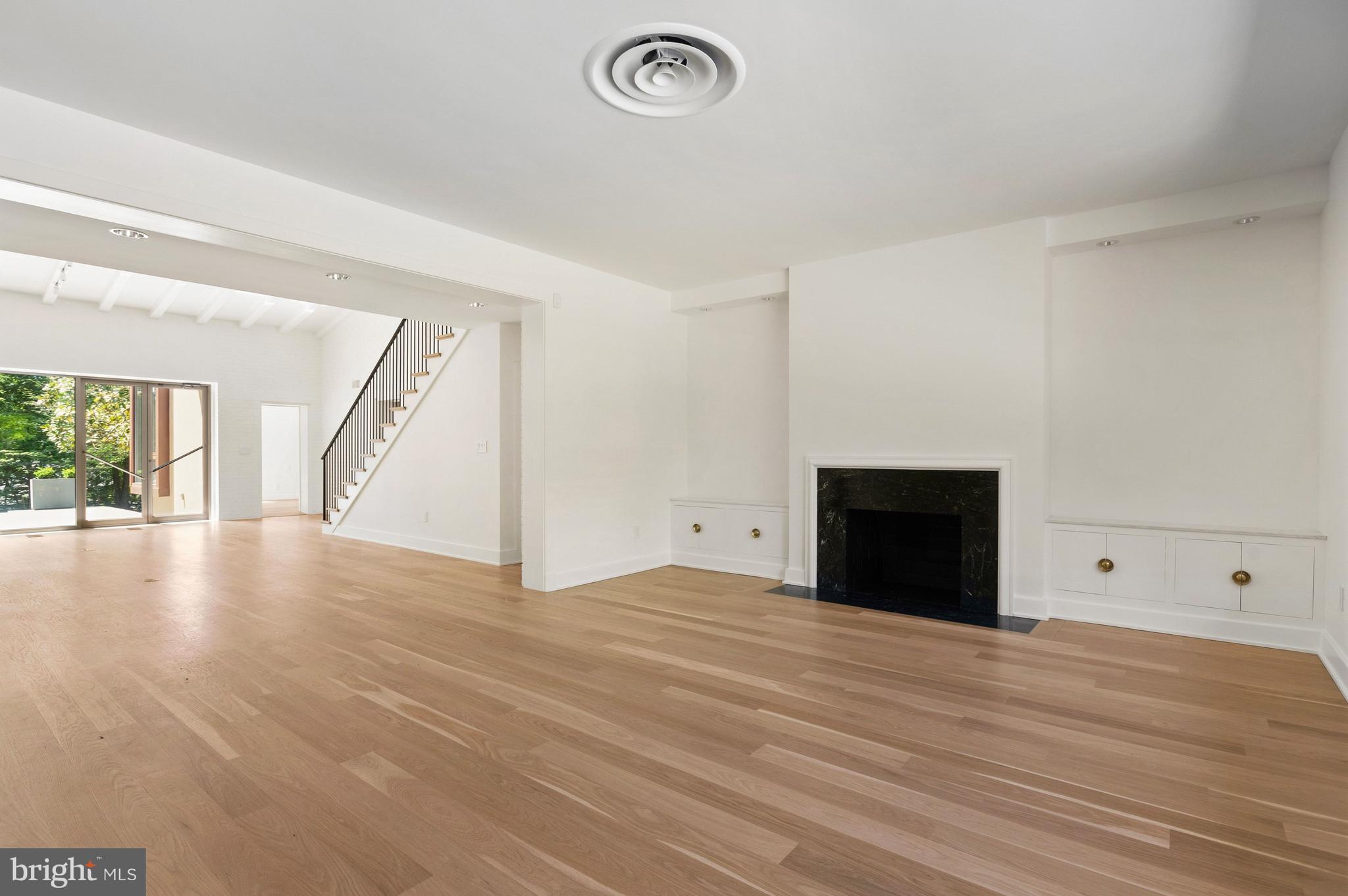 FOREST HILLS - Residential