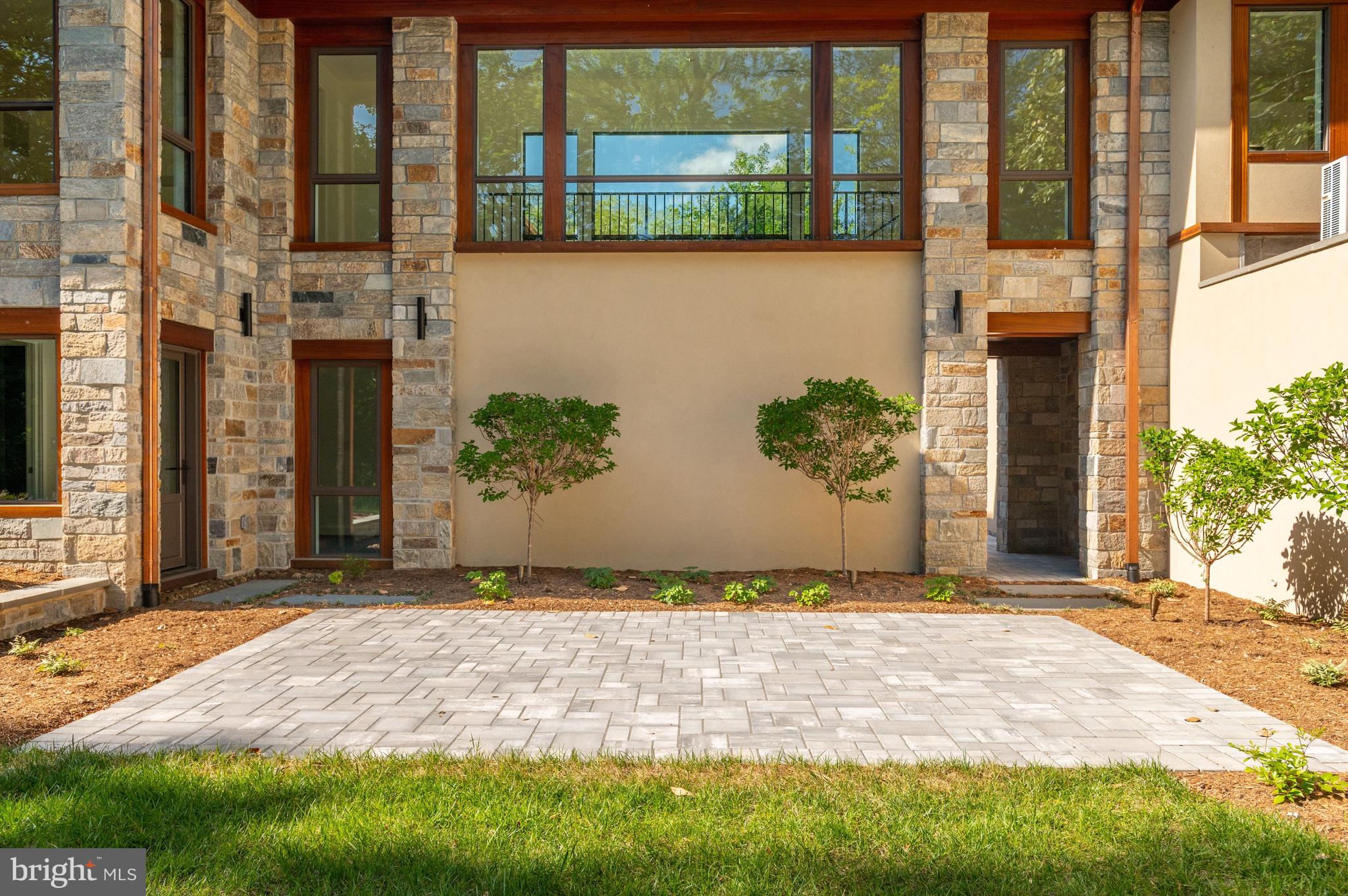 FOREST HILLS - Residential