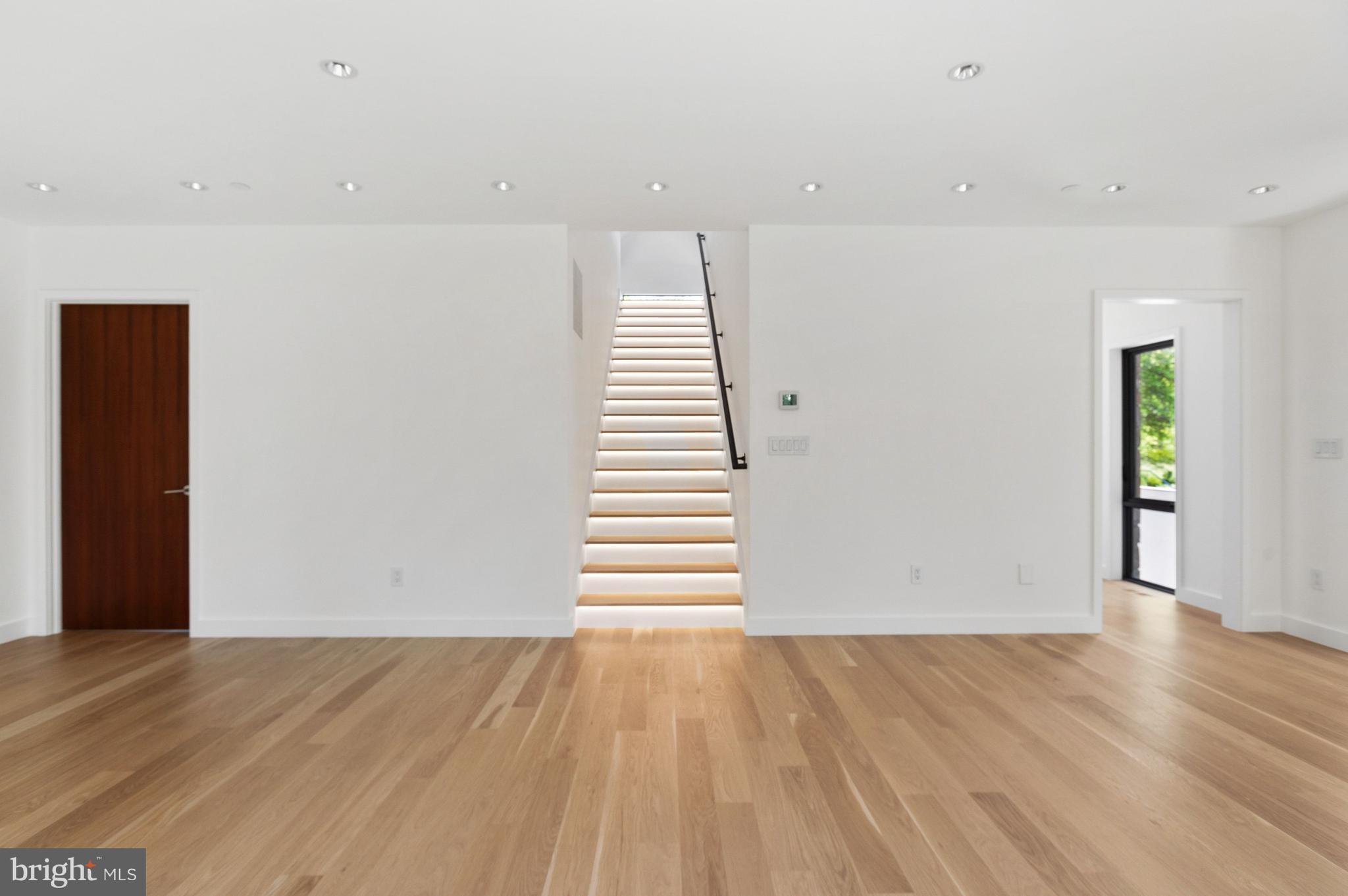 FOREST HILLS - Residential