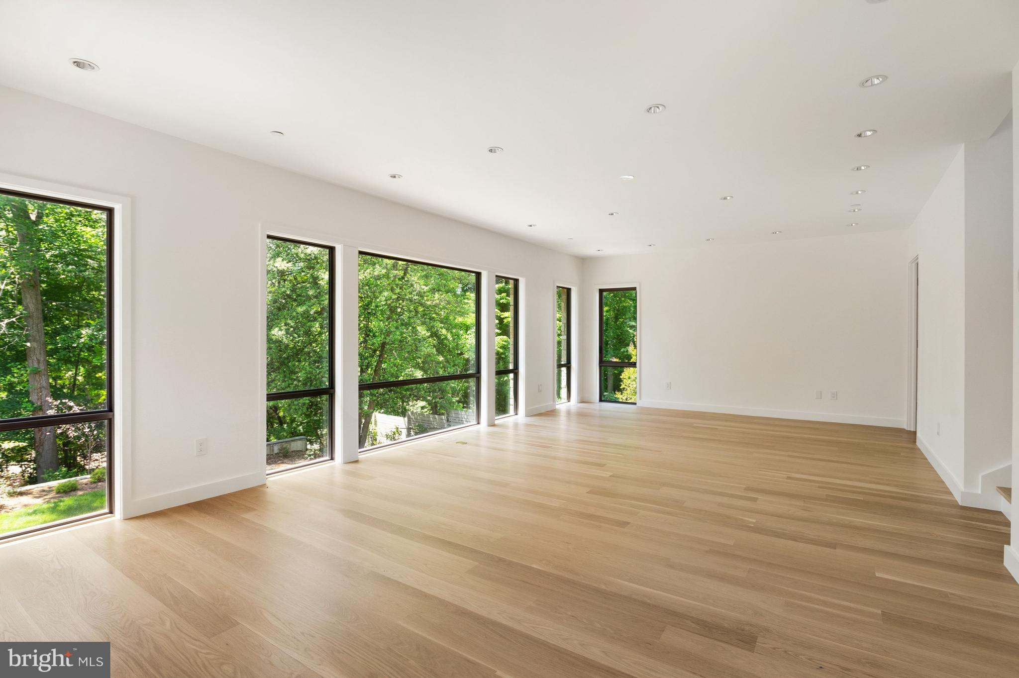 FOREST HILLS - Residential