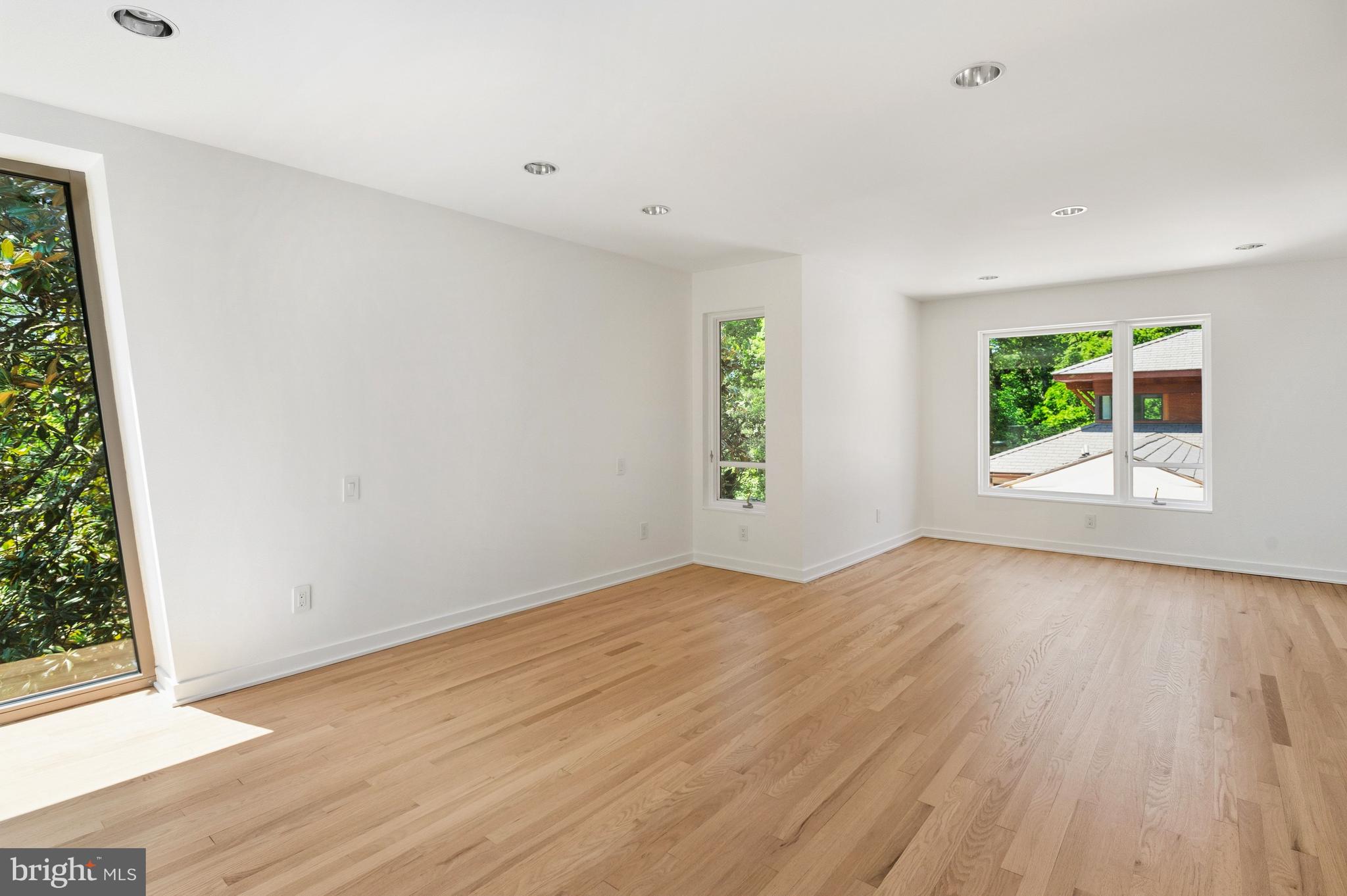 FOREST HILLS - Residential