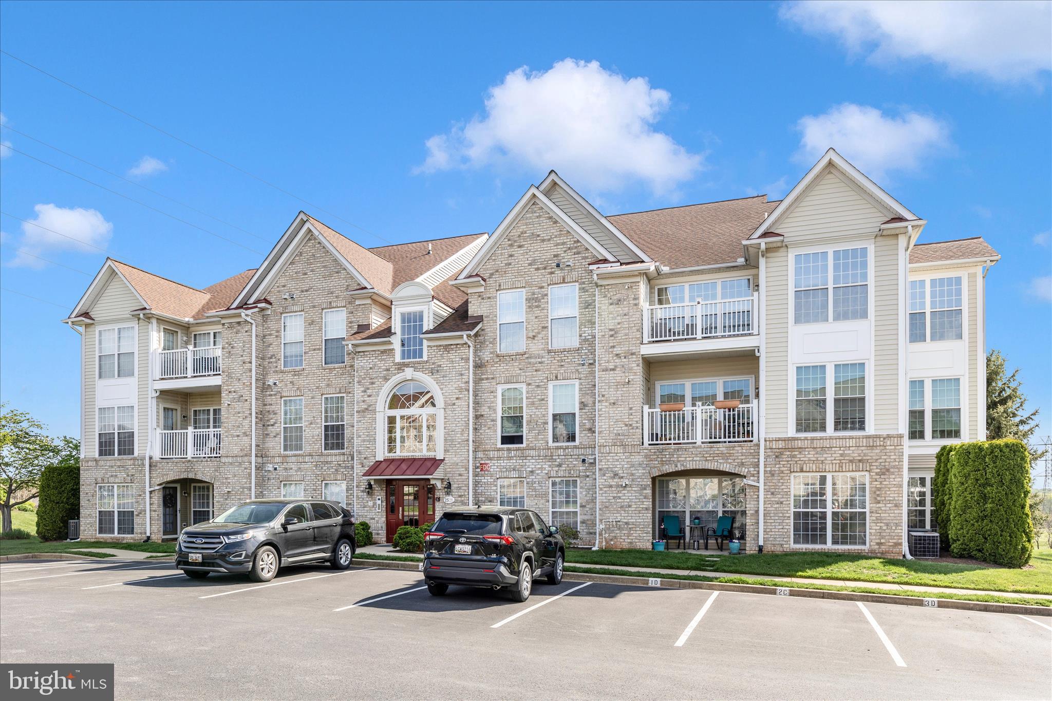 ECHO GLEN - Residential