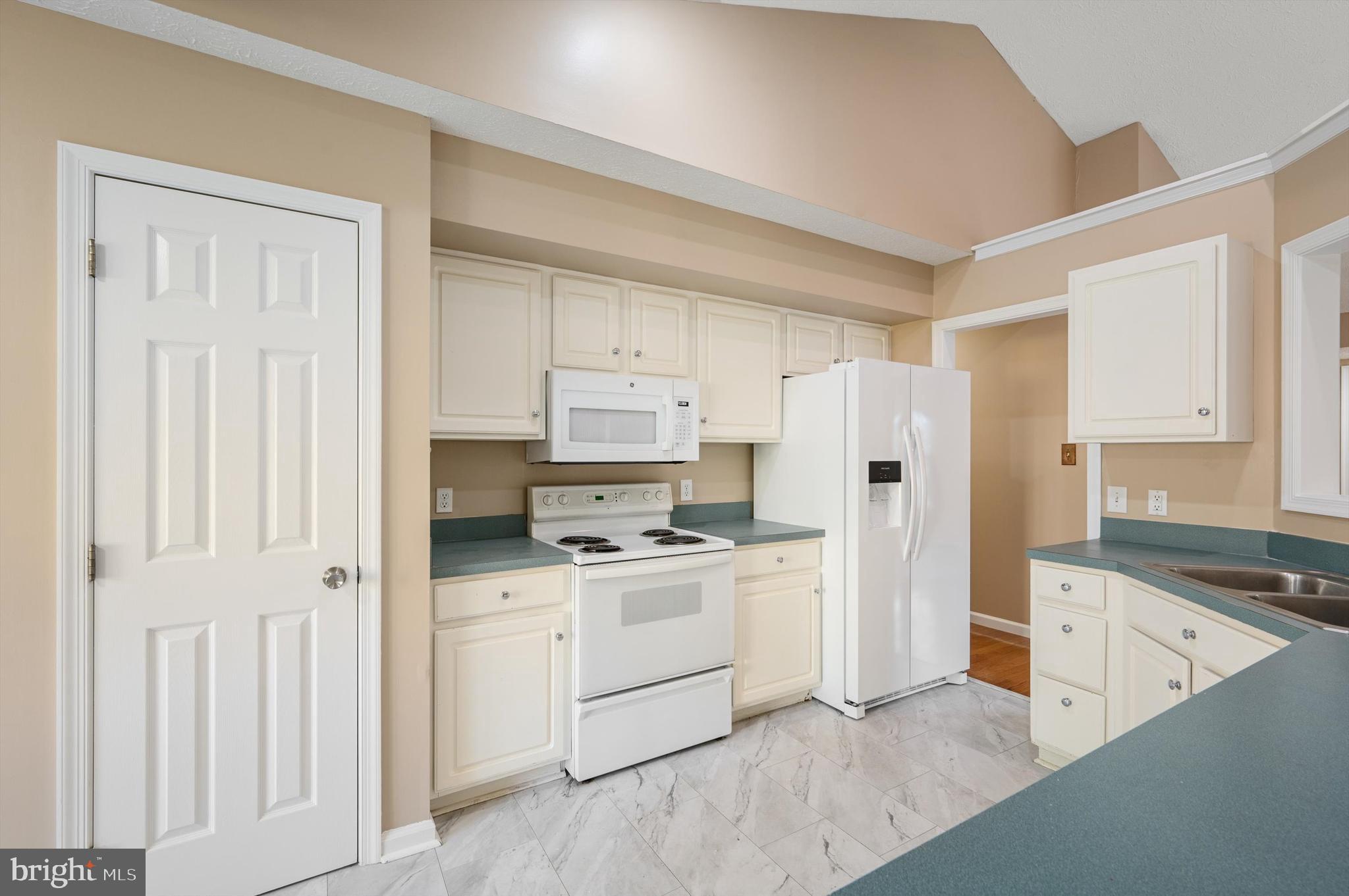 LIMESTONE TERRACE - Residential