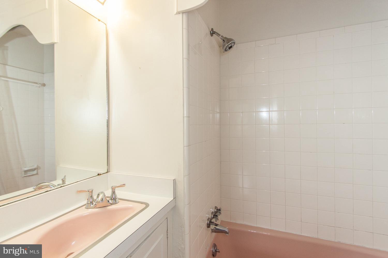 OLD TOWN - Residential Lease