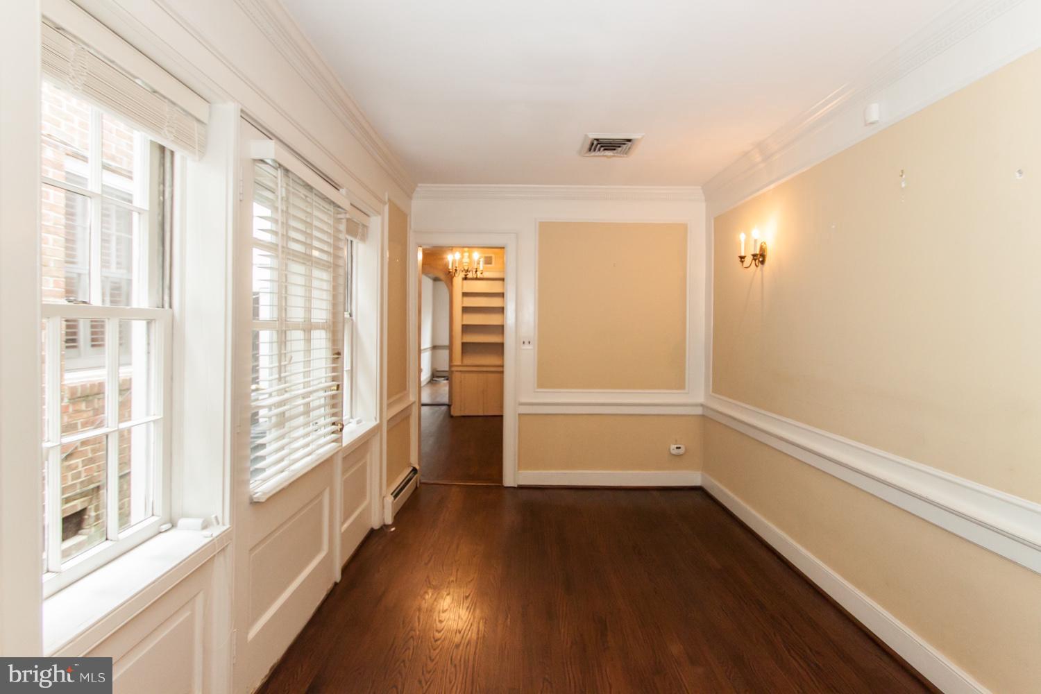 OLD TOWN - Residential Lease