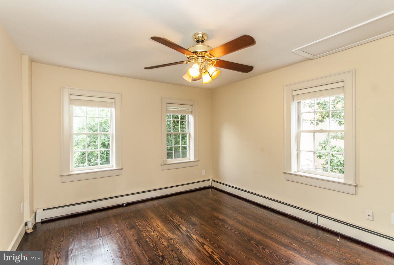 OLD TOWN - Residential Lease