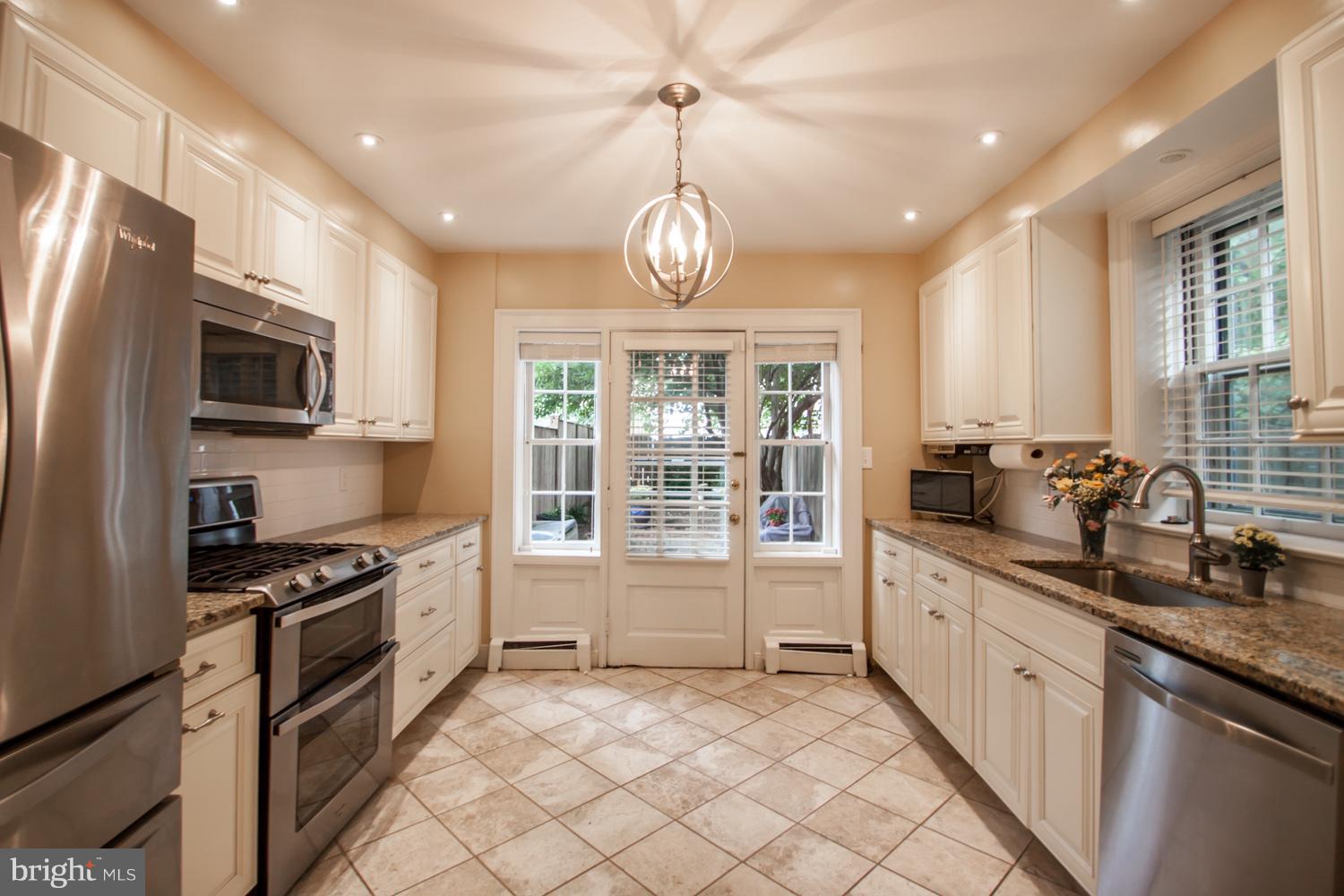 OLD TOWN - Residential Lease