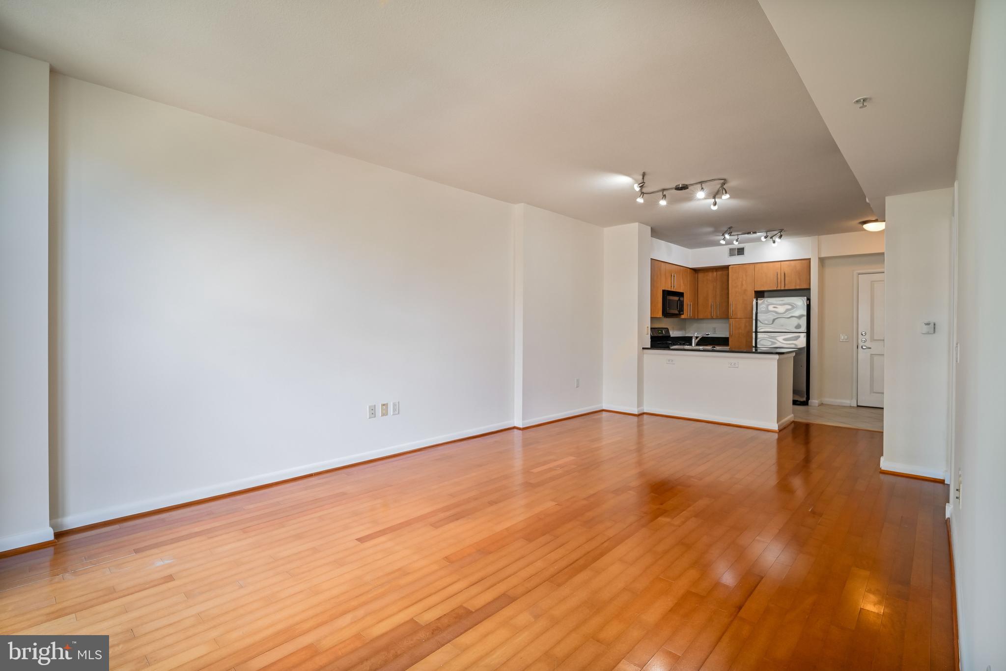 CLARENDON 1021 - Residential Lease